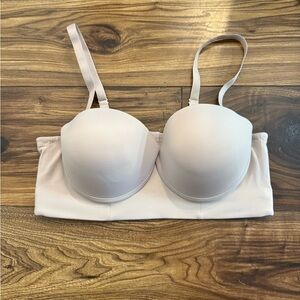 Strapless contouring bra